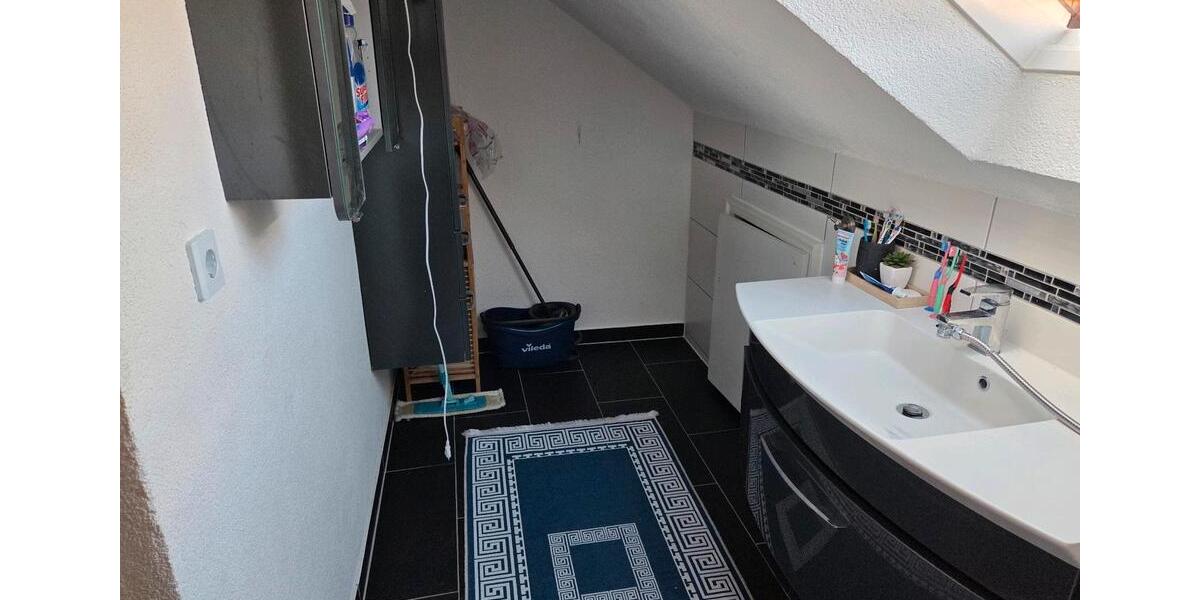 Doppelhaushälfte Villingen-Schwenningen Schwenningen - 8 Zimmer, 164 m&sup2;, 370.000&euro; | Angebot:27201650