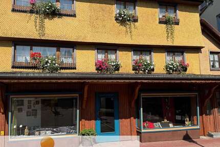 Haus Vöhrenbach - 7 Zimmer, 174 m&sup2;, 149.000&euro; | Angebot:23153777