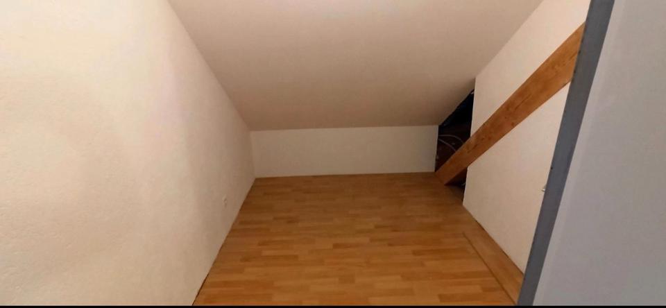 Dachgeschoßwohnung Blumberg - 3 Zimmer, 72 m&sup2;, 700&euro; | Angebot:25393854