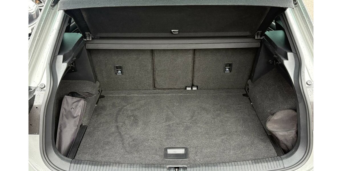 VW Tiguan 2.0 TDI 4Motion R-Line 360°/PANO/MEMORY 103.124 km 29.900 &euro; Villingen-Schwenningen 78054