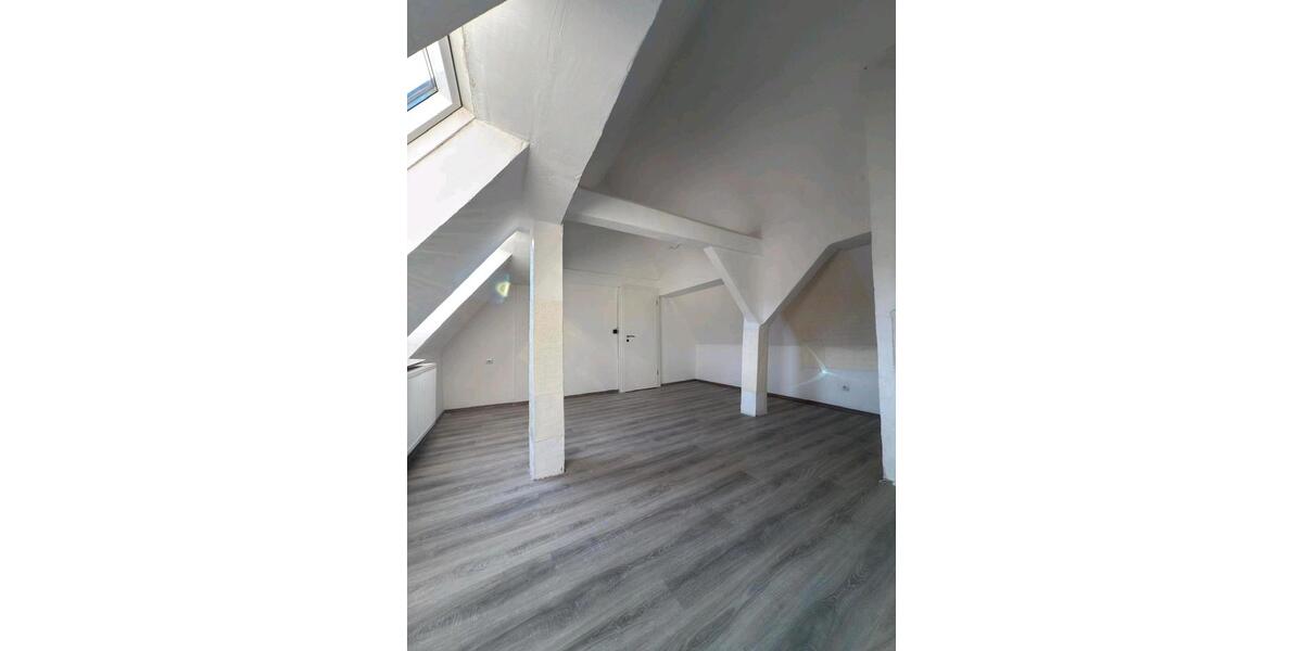Dachgeschoßwohnung Tuttlingen - 4 Zimmer, 80 m&sup2;, 670&euro; | Angebot:25875407