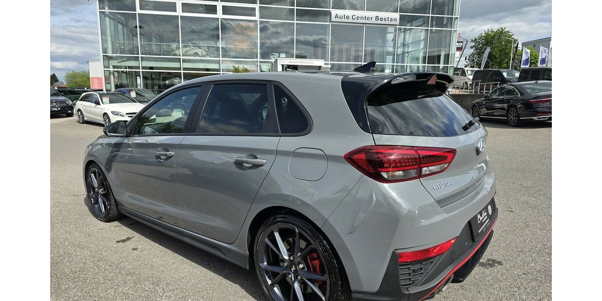 Hyundai i30 N PERFORMANCE/LEDER/PANORAMA/NAVI/DAB/LED 26.583 km 29.900 &euro; Villingen-Schwenningen 78054