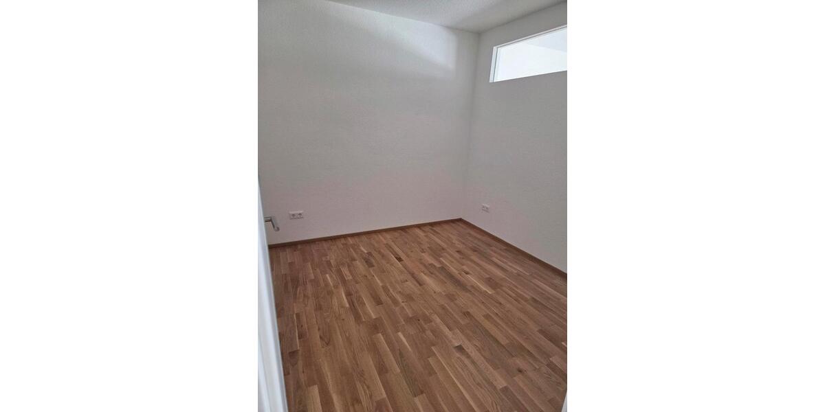 Erdgeschoßwohnung Villingen-Schwenningen Schwenningen - 4 Zimmer, 130 m&sup2;, 525.000&euro; | Angebot:27228726