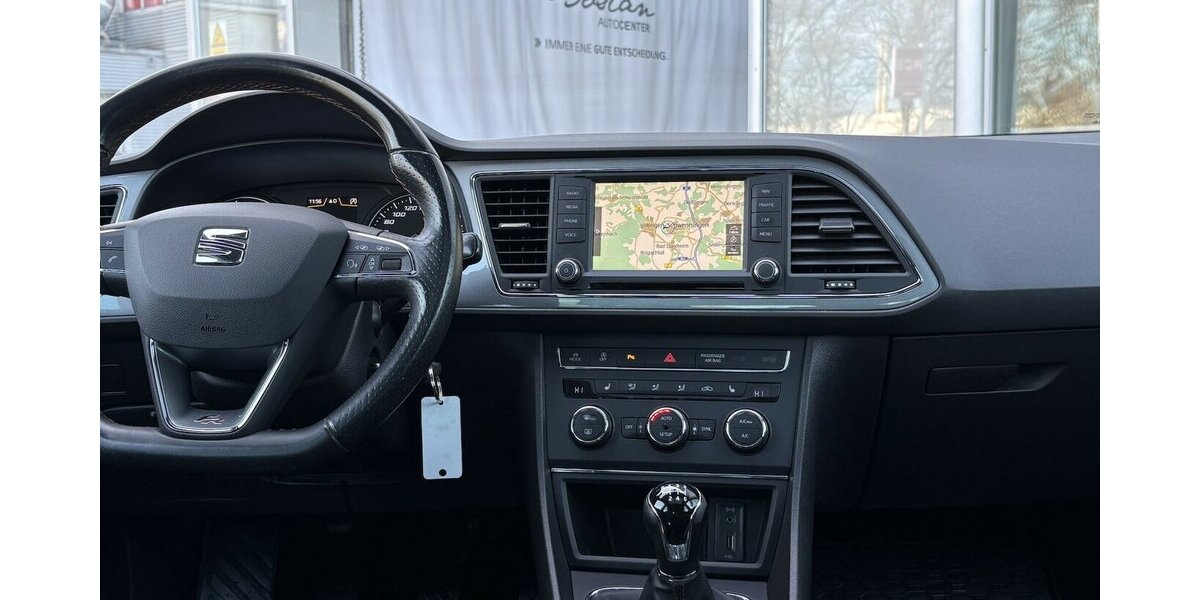 Seat Leon 1.4 TSI FR NAVIGATION/PANORAMA/SHZ/1.HAND 99.990 km 12.900 &euro; Villingen-Schwenningen 78054