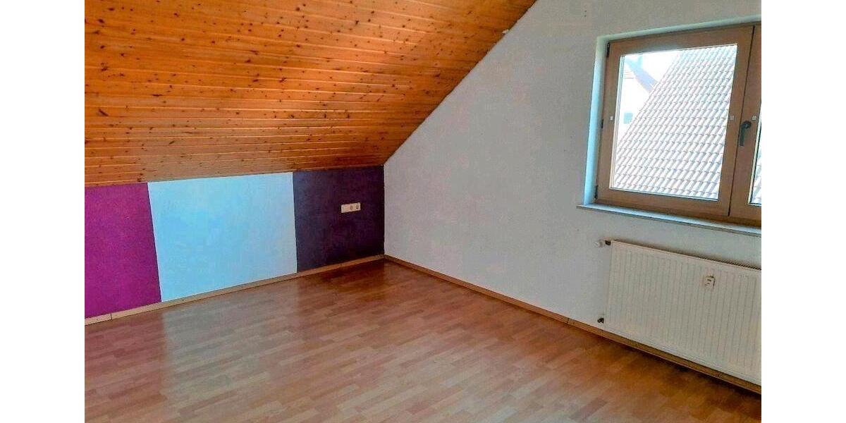 Dachgeschoßwohnung Wutach - 4 Zimmer, 107 m&sup2;, 320.000&euro; | Angebot:27236079