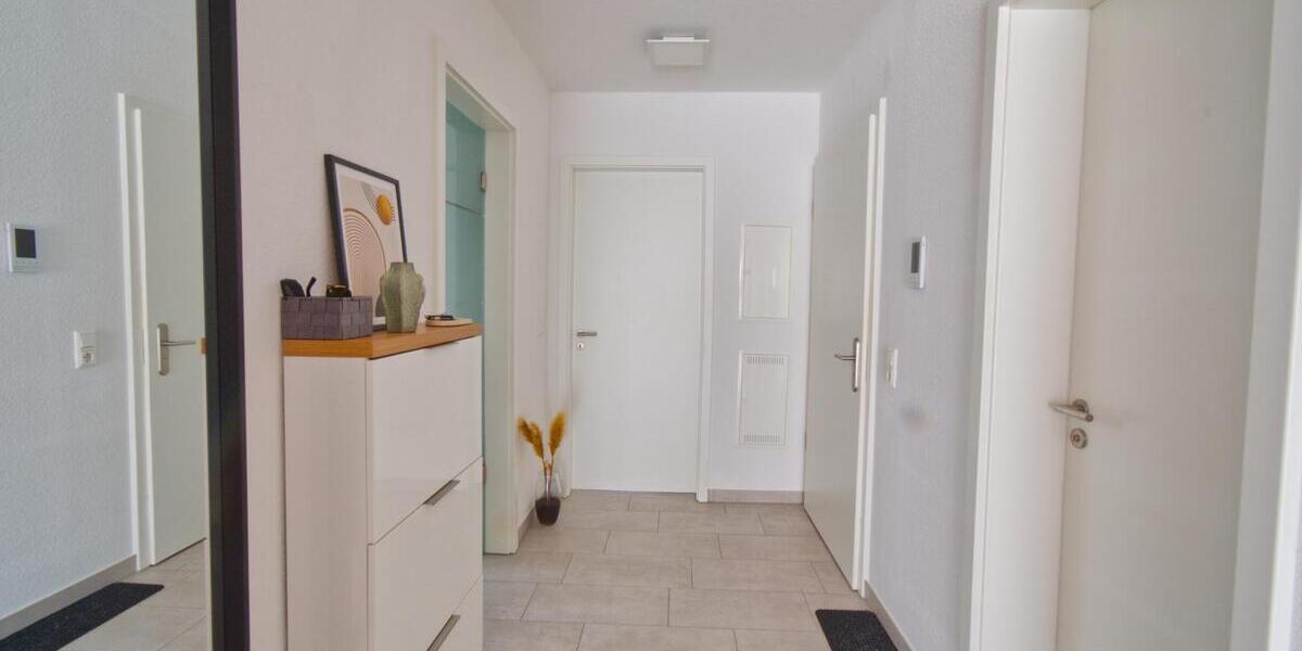 Exklusive 2,5 Zimmer-Neubauwohnung mit viel Platz, sonniger Terrasse, Einbauküche und TG-Stellplatz - Erdgeschoßwohnung Villingen-Schwenningen Schwenningen | Angebot:25181350