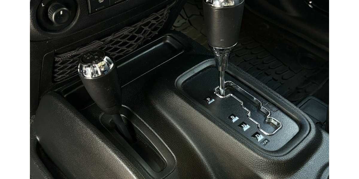 Jeep Wrangler Unlimited Golden Eagle 4x4/ALPINE/AHK 79.124 km 32.900 &euro; Villingen-Schwenningen 78054