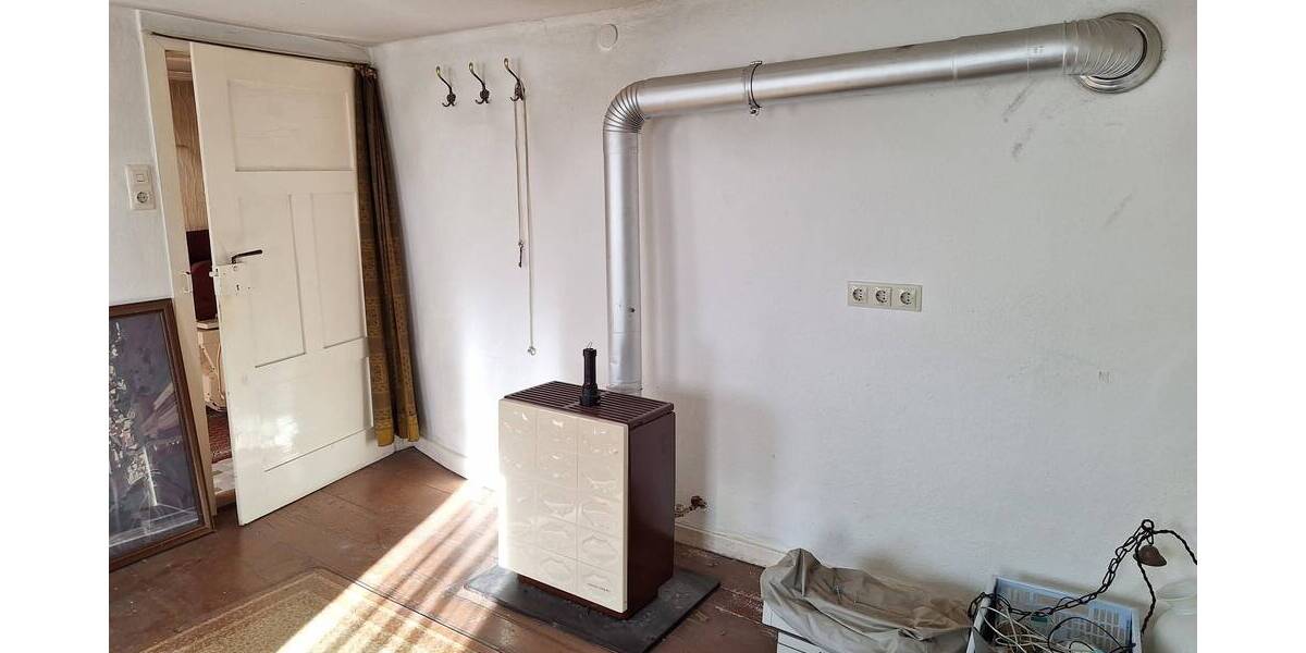 Bauernhaus, Landhaus Reichenbach - 9 Zimmer, 195 m&sup2;, 99.000&euro; | Angebot:25670856