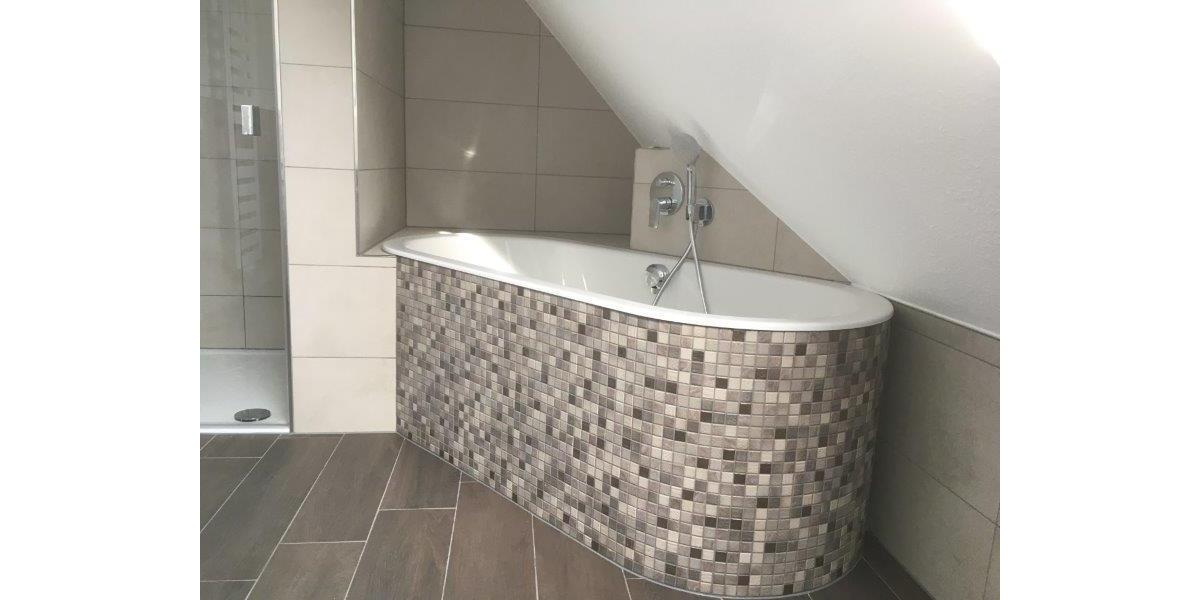 Dachgeschoßwohnung Villingen-Schwenningen Schwenningen - 4.5 Zimmer, 107 m&sup2;, 1.200&euro; | Angebot:26384373