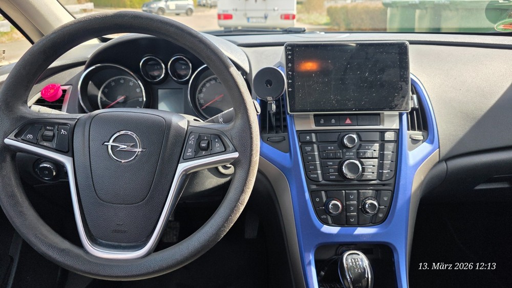 Opel Astra J Sports Tourer 203.000 km 5.600 &euro; Donaueschingen 78166