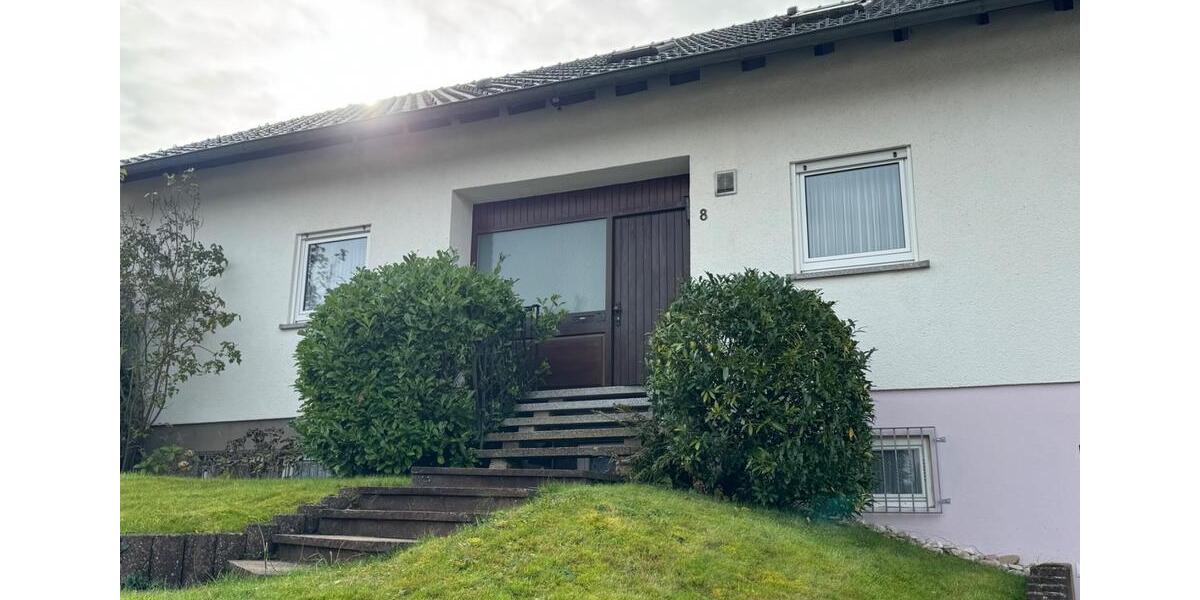 Einfamilienhaus Schramberg - 9 Zimmer, 246 m&sup2;, 465.000&euro; | Angebot:23503207
