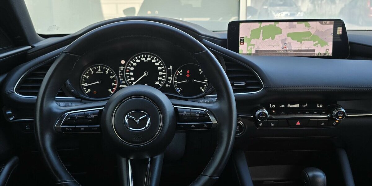 Mazda 3 EXCLUSIVE-LINE/HEAD-UP/BOSE/360°/NAVI/LED 41.985 km 23.900 &euro; Villingen-Schwenningen 78054