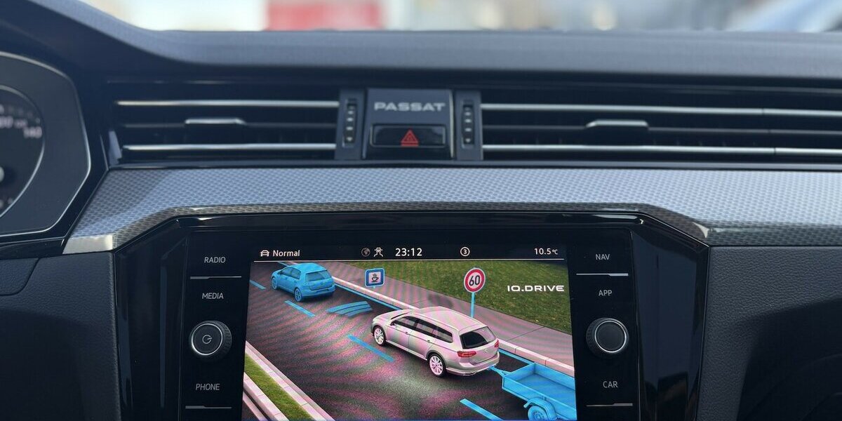 VW Passat Alltrack 2.0 TDI MASSAGE/PANO/NAVI/1.HAND 88.854 km 26.800 &euro; Villingen-Schwenningen 78054