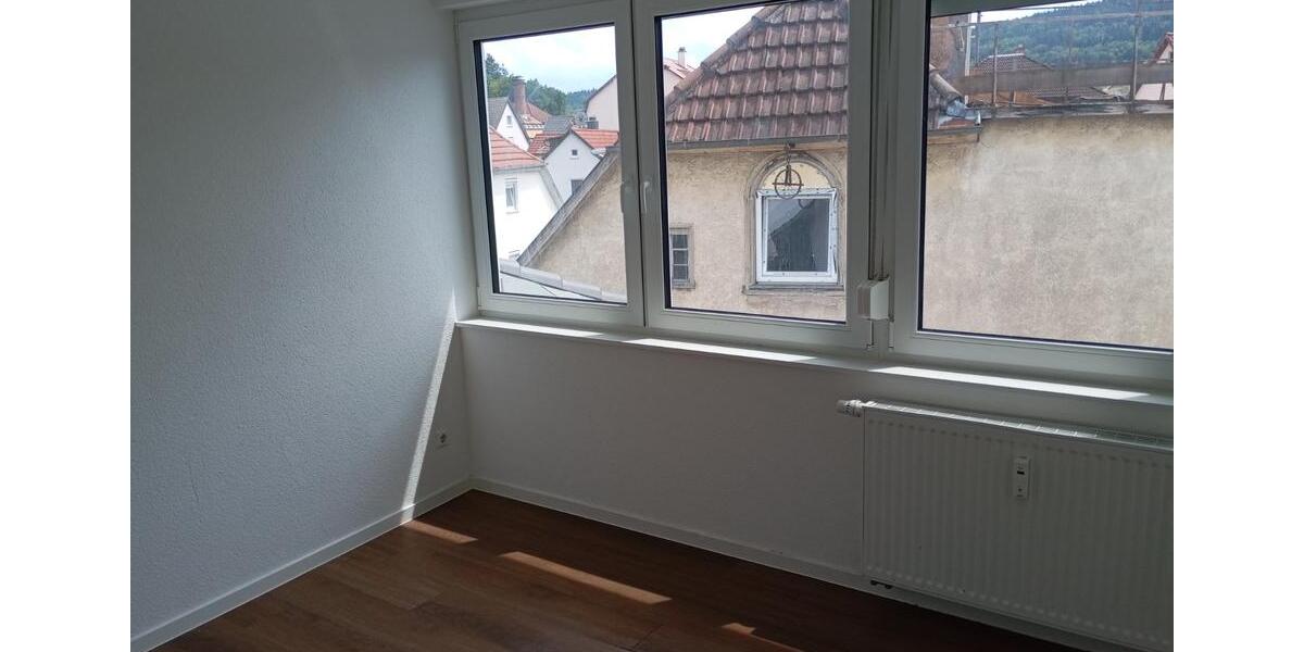 Dachgeschoßwohnung Villingen-Schwenningen Schwenningen - 3 Zimmer, 800&euro; | Angebot:21795335