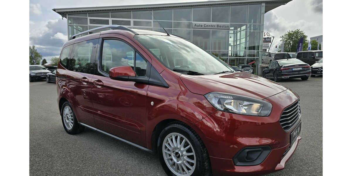 Ford Tourneo Courier 1.5 TDCI/NAVI/KAMERA/1.HAND 90.365 km 11.900 &euro; Villingen-Schwenningen 78054