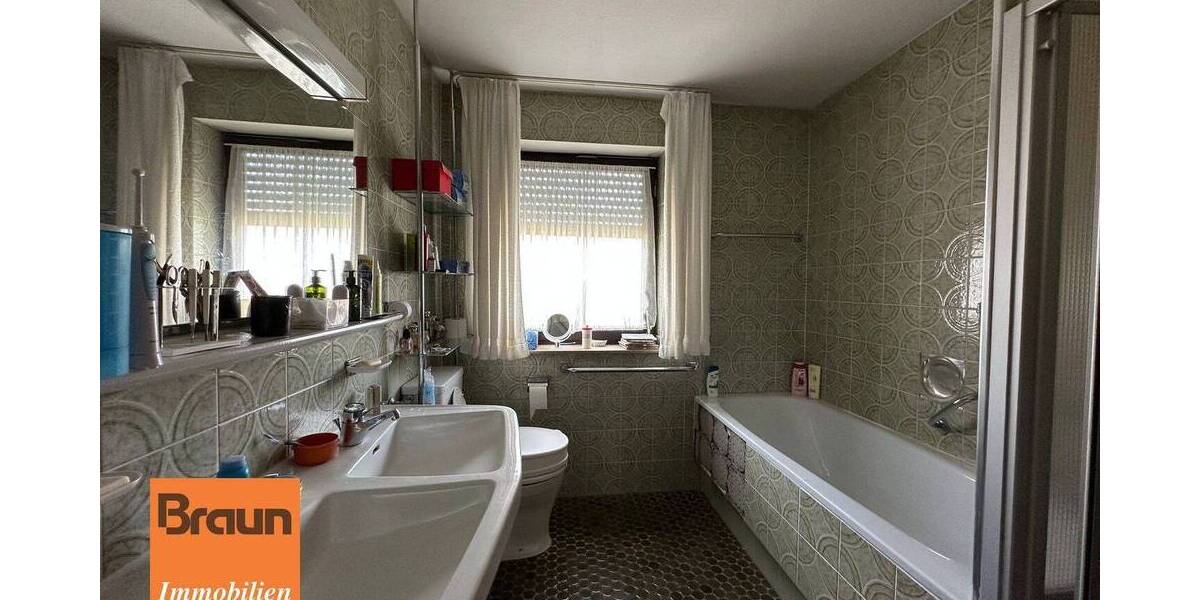 Mehrfamilienhaus, Wohnhaus Sankt Georgen im Schwarzwald Stadtgebiet - 5 Zimmer, 150 m&sup2;, 295.000&euro; | Angebot:26512820