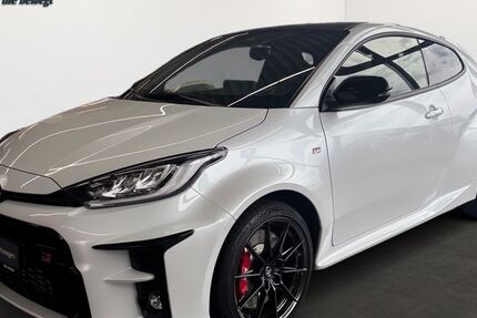 Toyota Yaris 9.000 km 36.990 &euro; Villingen-Schwenningen 78048