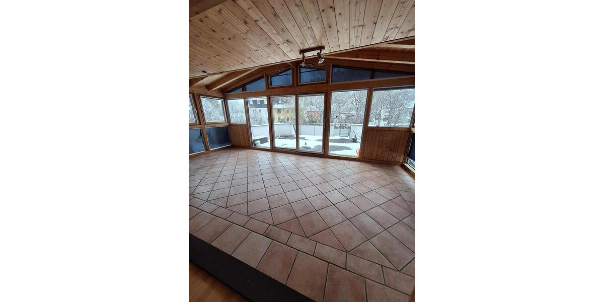 Erdgeschoßwohnung Tuttlingen - 4.5 Zimmer, 138 m&sup2;, 1.200&euro; | Angebot:25418880