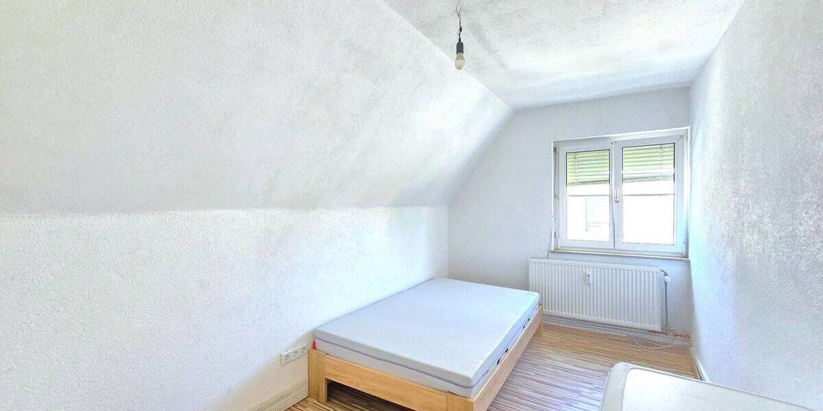 Etagenwohnung Titisee-Neustadt Neustadt - 5 Zimmer, 80 m&sup2;, 225.000&euro; | Angebot:25775123