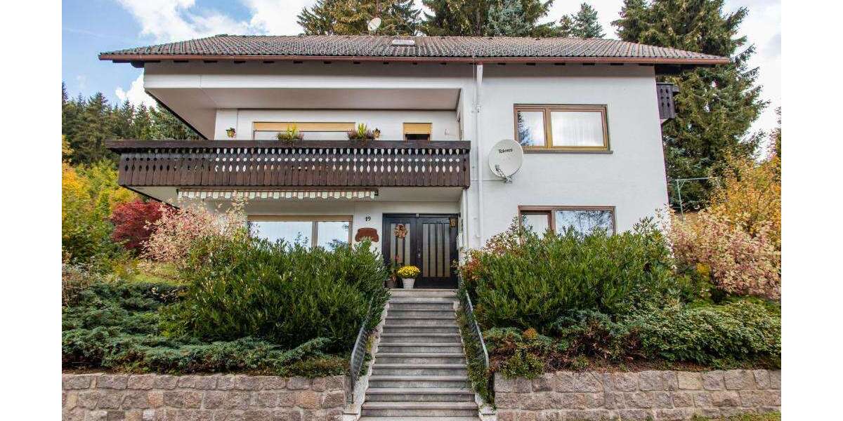 Einfamilienhaus Friedenweiler - 9 Zimmer, 260 m&sup2;, 625.000&euro; | Angebot:25529855