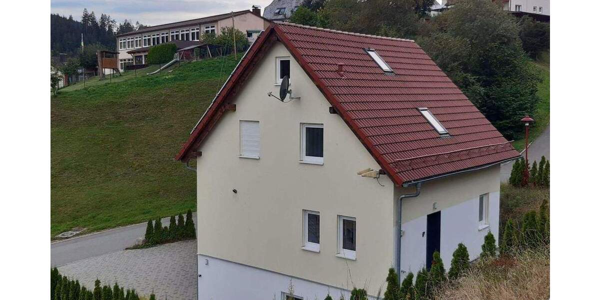 Mehrfamilienhaus, Wohnhaus Vöhrenbach Hammereisenbach-Bregenbach - 8 Zimmer, 185 m&sup2;, 550.000&euro; | Angebot:25717513