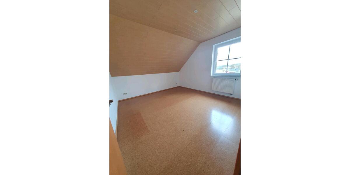 Etagenwohnung Denkingen - 5 Zimmer, 140 m&sup2;, 1.450&euro; | Angebot:25632686