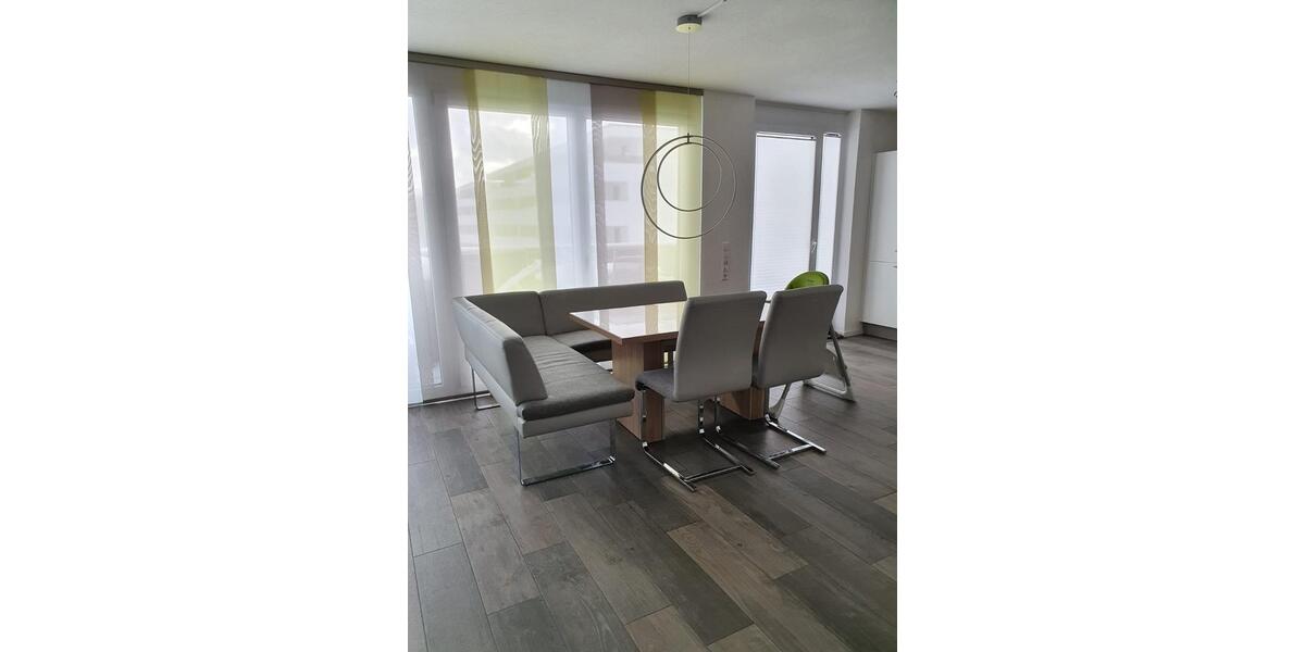 Etagenwohnung Villingen-Schwenningen Schwenningen - 4.5 Zimmer, 112 m&sup2;, 1.160&euro; | Angebot:25452071