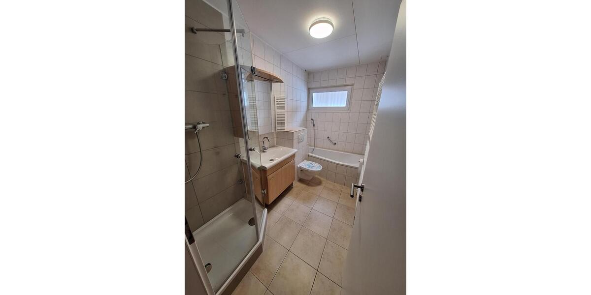 Erdgeschoßwohnung Tuttlingen - 4.5 Zimmer, 138 m&sup2;, 1.200&euro; | Angebot:25418880