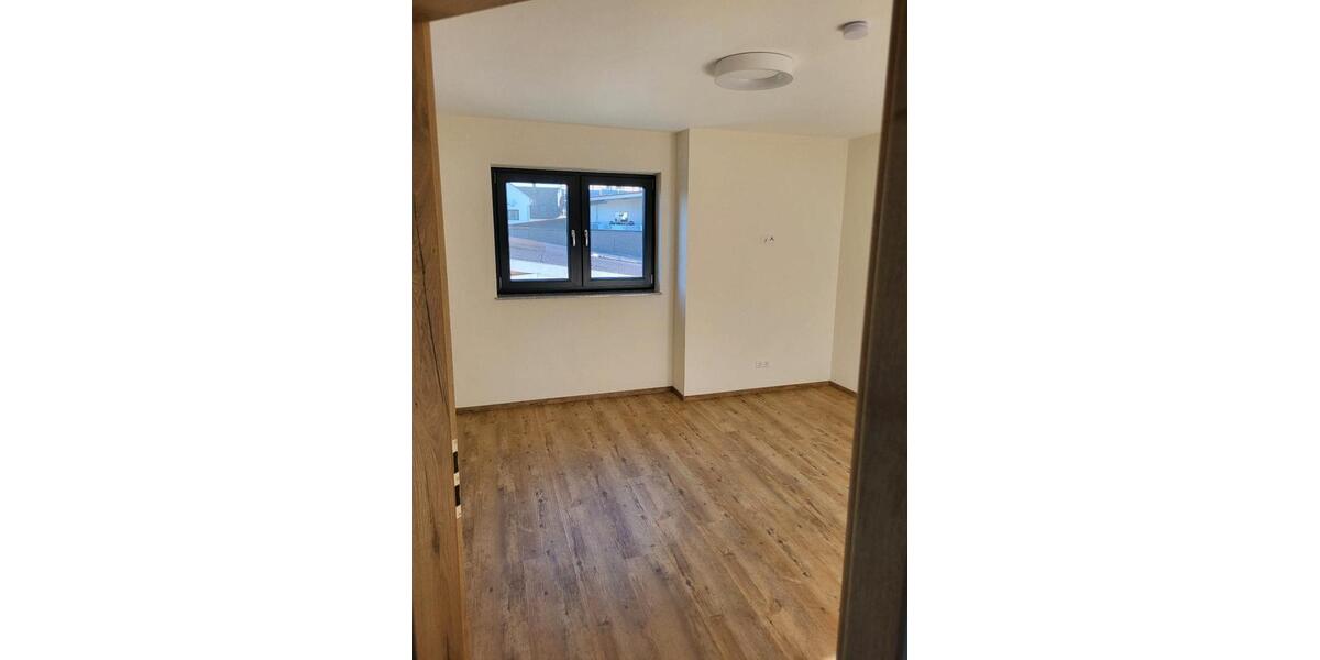 Etagenwohnung Dunningen - 3 Zimmer, 103 m&sup2;, 1.265&euro; | Angebot:25297163