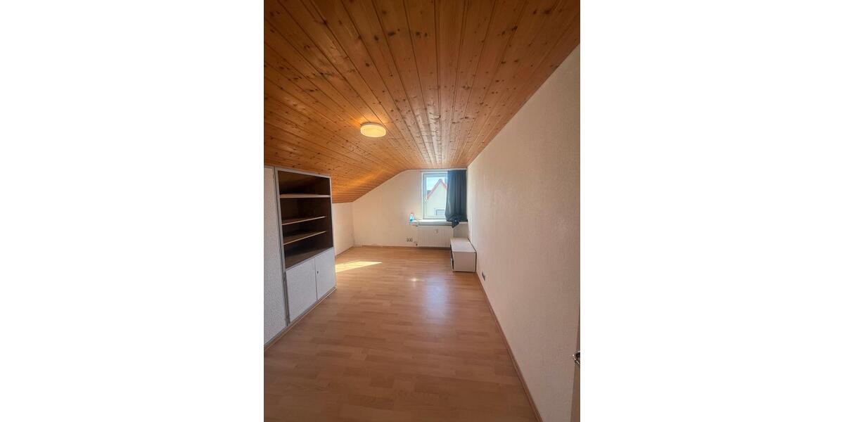 Dachgeschoßwohnung Villingen-Schwenningen Schwenningen - 2 Zimmer, 45 m&sup2;, 700&euro; | Angebot:25922260