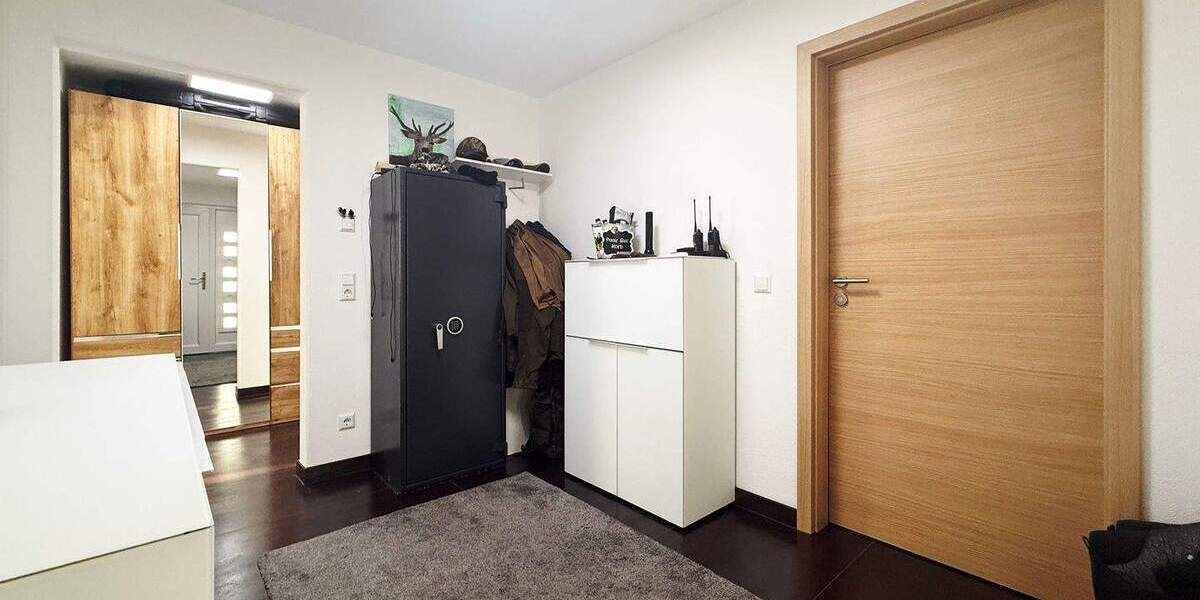 Einfamilienhaus Gunningen - 9 Zimmer, 235 m&sup2;, 799.000&euro; | Angebot:25662393