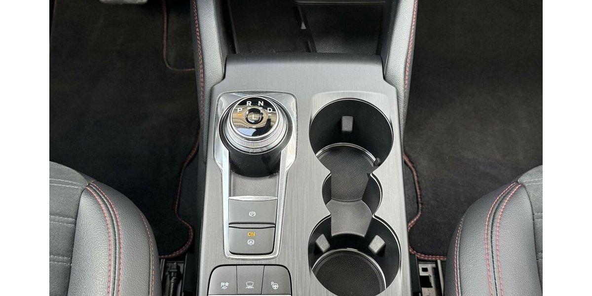 Ford Kuga 2.5 HYBRID ST-LINE X/PANORAMA/KAMERA/1.HAND 26.650 km 23.900 &euro; Villingen-Schwenningen 78054