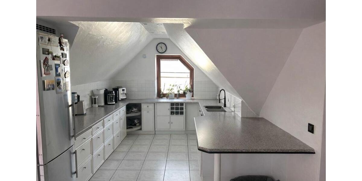 Dachgeschoßwohnung Villingen-Schwenningen Schwenningen - 4 Zimmer, 128 m&sup2;, 239.000&euro; | Angebot:26378749