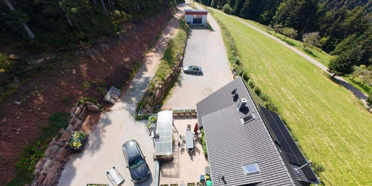 Einfamilienhaus Schenkenzell - 7 Zimmer, 260 m&sup2;, 1.300.000&euro; | Angebot:25682659