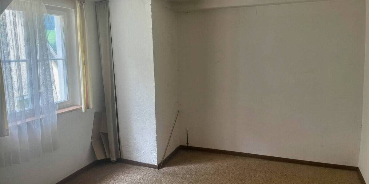 Bauernhaus, Landhaus Reichenbach - 9 Zimmer, 195 m&sup2;, 99.000&euro; | Angebot:25670856