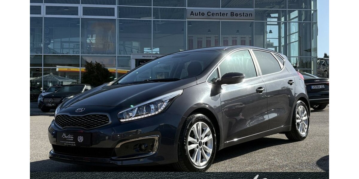 Kia Ceed 1.6 Spirit NAVI/KAMERA/CARPLAY/SITZHEIZUNG 94.202 km 12.900 &euro; Villingen-Schwenningen 78054