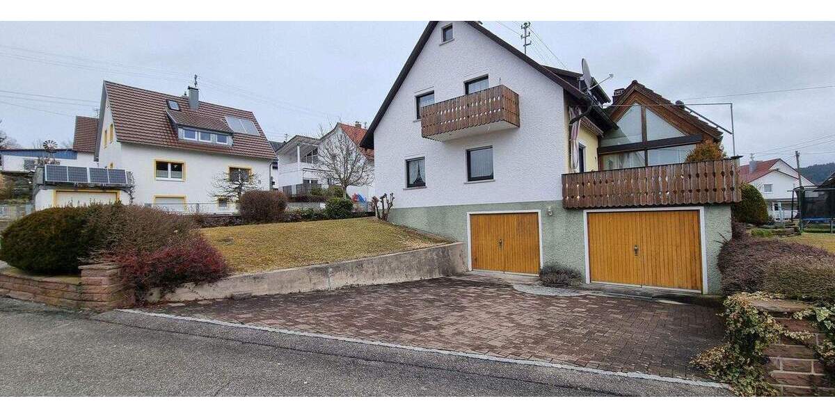Einfamilienhaus Rottweil-Göllsdorf Göllsdorf - 6 Zimmer, 130 m&sup2;, 300.000&euro; | Angebot:25654264