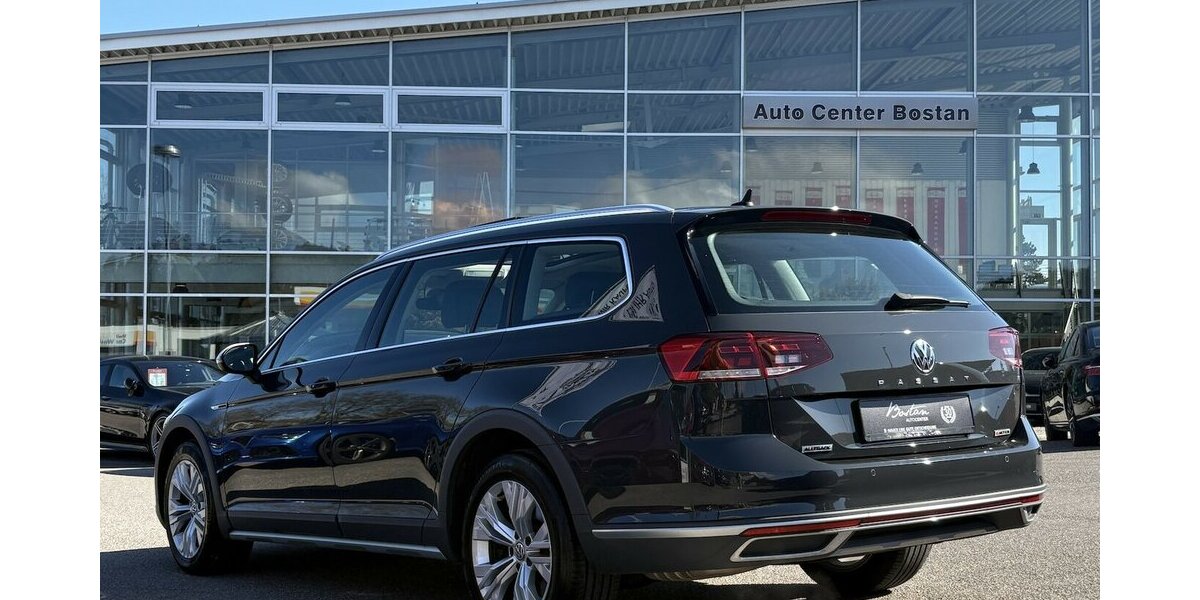 VW Passat Alltrack 2.0 TDI MASSAGE/PANO/NAVI/1.HAND 88.854 km 26.800 &euro; Villingen-Schwenningen 78054