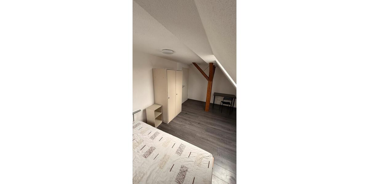 Etagenwohnung Tuttlingen - 7 Zimmer, 180 m&sup2;, 500&euro; | Angebot:25369053
