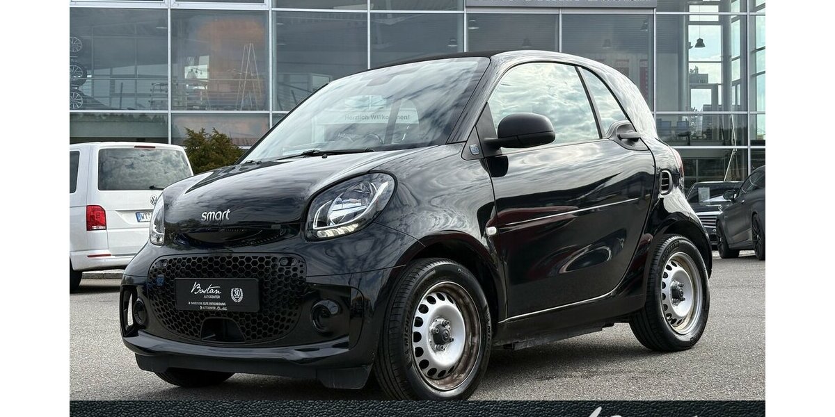 Smart ForTwo EQ Coupe SITZHEIZUNG/BLUETOOTH/ISO/1.HAND 21.989 km 9.900 &euro; Villingen-Schwenningen 78054
