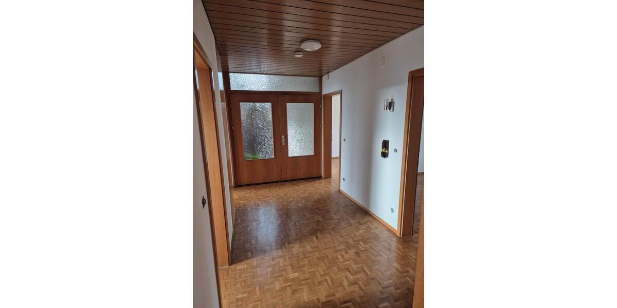 Etagenwohnung Villingen-Schwenningen Schwenningen - 4 Zimmer, 90 m&sup2;, 1.000&euro; | Angebot:25328137