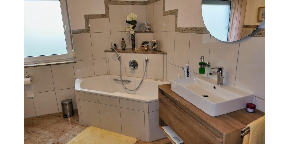 Mehrfamilienhaus, Wohnhaus Trossingen - 8 Zimmer, 144 m&sup2;, 449.000&euro; | Angebot:25732038