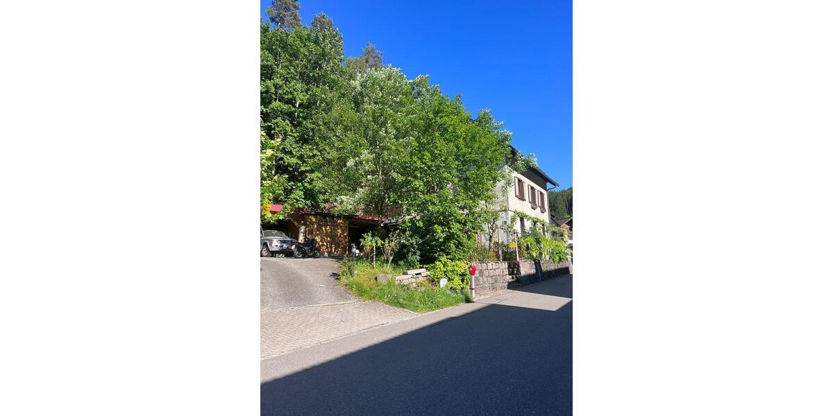Einfamilienhaus Triberg im Schwarzwald - 4 Zimmer, 160 m&sup2;, 275.000&euro; | Angebot:25838539