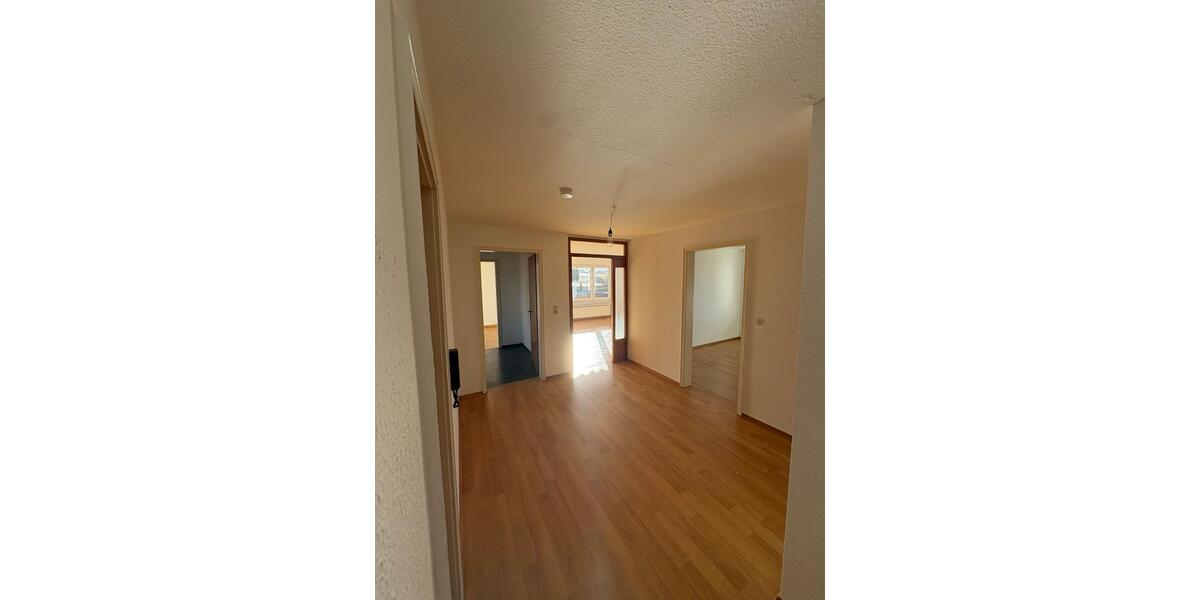 Etagenwohnung Villingen-Schwenningen Schwenningen - 3.5 Zimmer, 90 m&sup2;, 850&euro; | Angebot:24839458