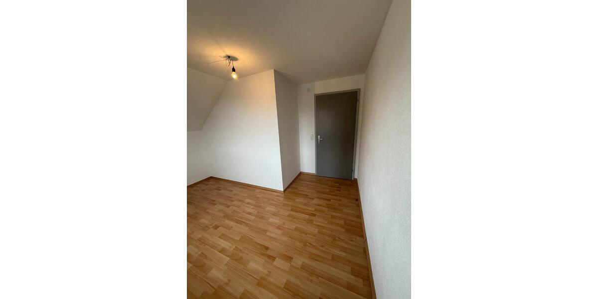 Dachgeschoßwohnung Blumberg - 3 Zimmer, 72 m&sup2;, 700&euro; | Angebot:25393854