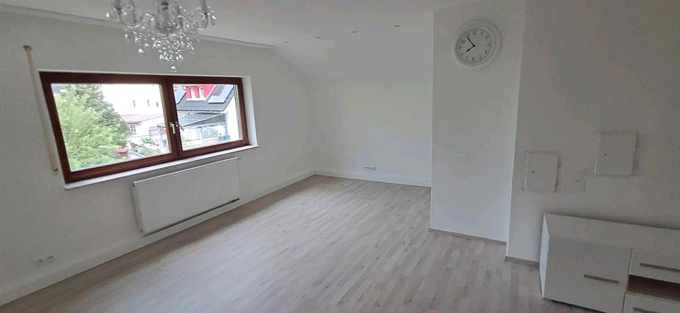 Dachgeschoßwohnung Zimmern ob Rottweil - 3 Zimmer, 62 m&sup2;, 700&euro; | Angebot:25838296