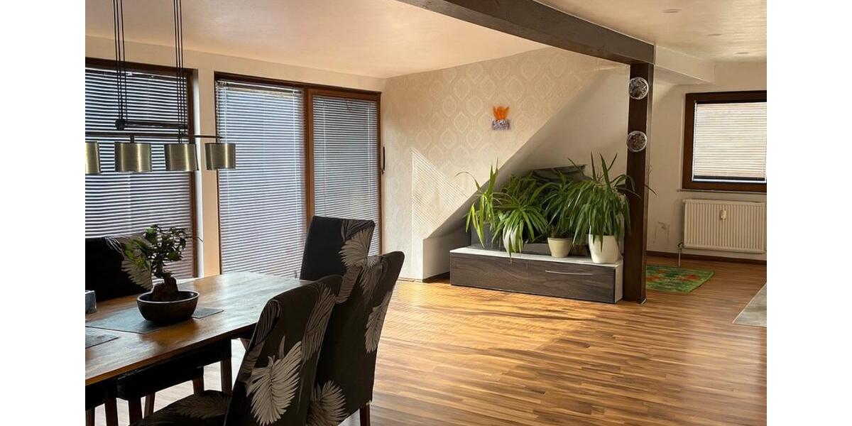 Dachgeschoßwohnung Villingen-Schwenningen Schwenningen - 4 Zimmer, 128 m&sup2;, 239.000&euro; | Angebot:26378749