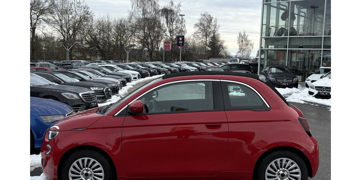 Fiat 500 E Cabrio Red NAVI/CARPLAY/KLIMA/DAB/1.HAND 37.863 km 16.900 &euro; Villingen-Schwenningen 78054