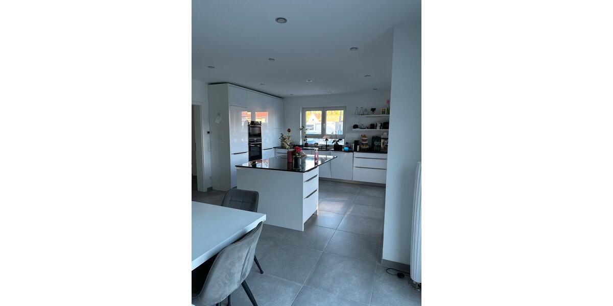 Einfamilienhaus Trossingen - 6 Zimmer, 180 m&sup2;, 775.000&euro; | Angebot:24241048