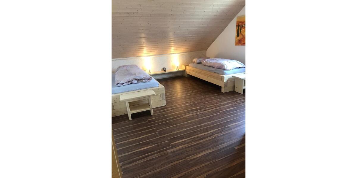 Dachgeschoßwohnung Gunningen - 3 Zimmer, 75 m&sup2;, 750&euro; | Angebot:25402476